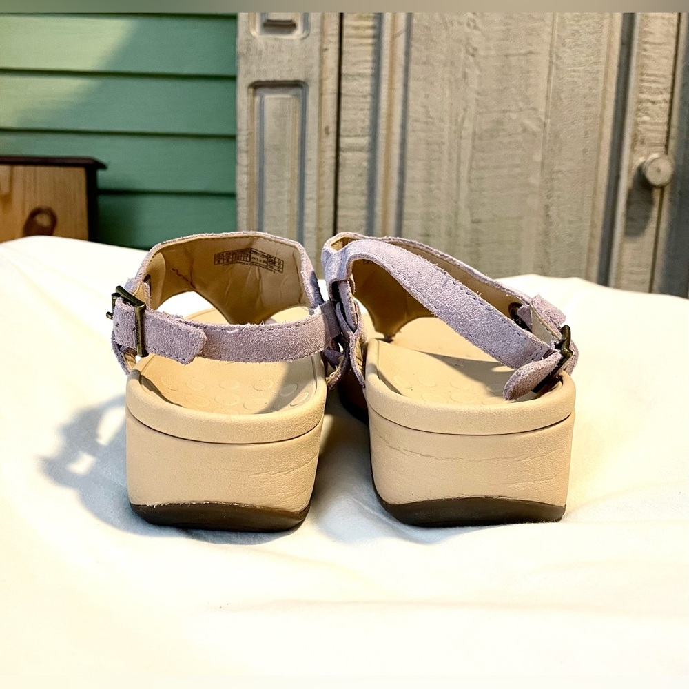 *EUC* VIONIC Jolie Suede Sandals/Shoes  - Womens Size 8 - Lavender - Orthotic - Picture 3 of 8